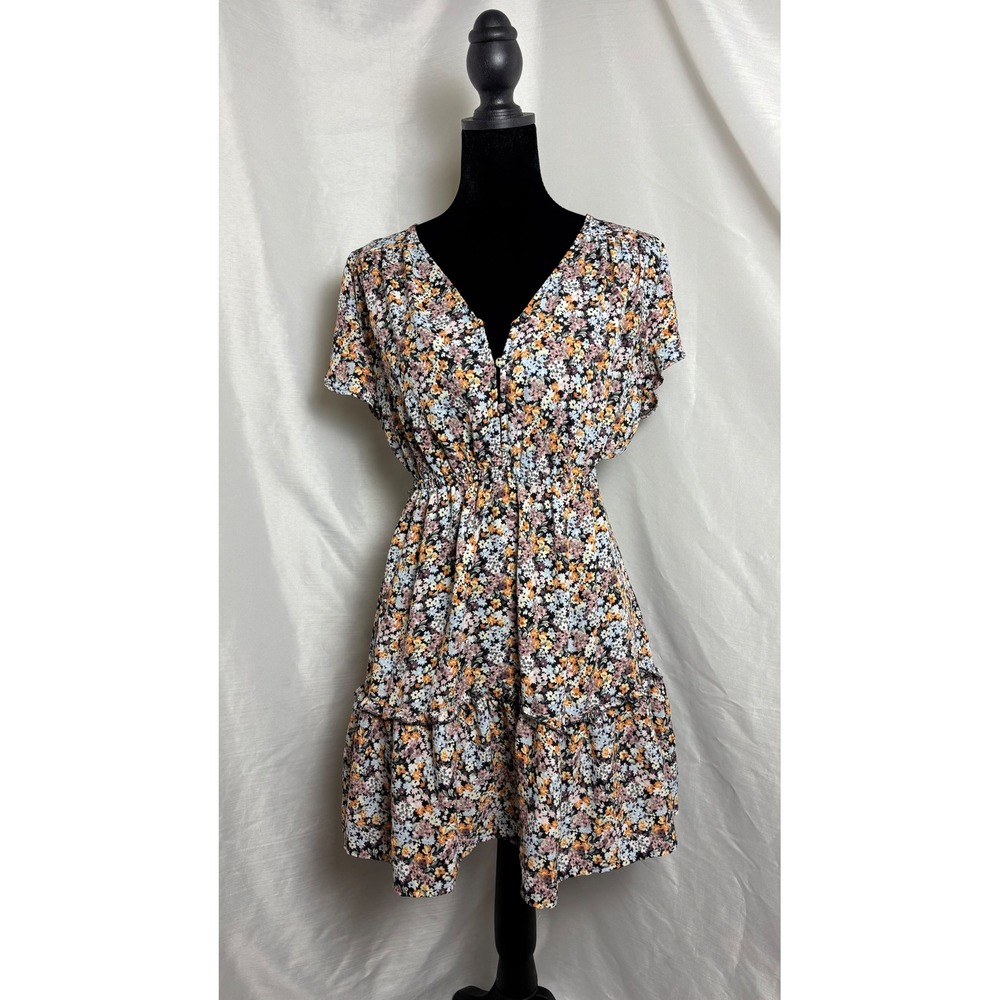 Daytrip Floral Mini Dress Womens Size Medium Multicolor Excellent Tiered V-Neck